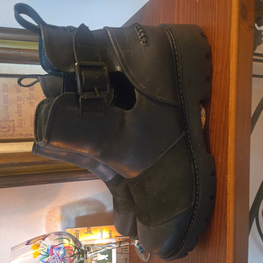 UGG Black Moto Boots - Picture 12 of 12